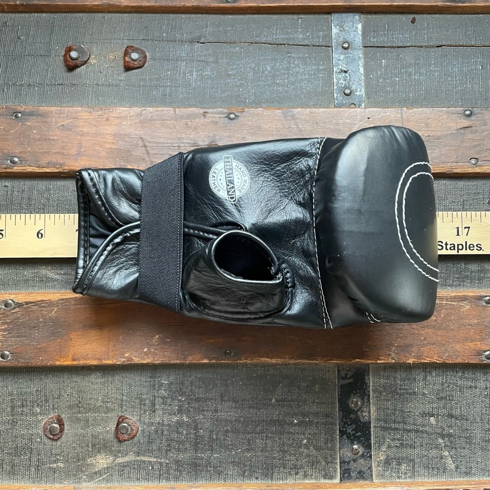 Boon Black Leather Bag Gloves Hand Made in Thailand, Boxing MMA Muay Thai, Small - Picture 6 of 12